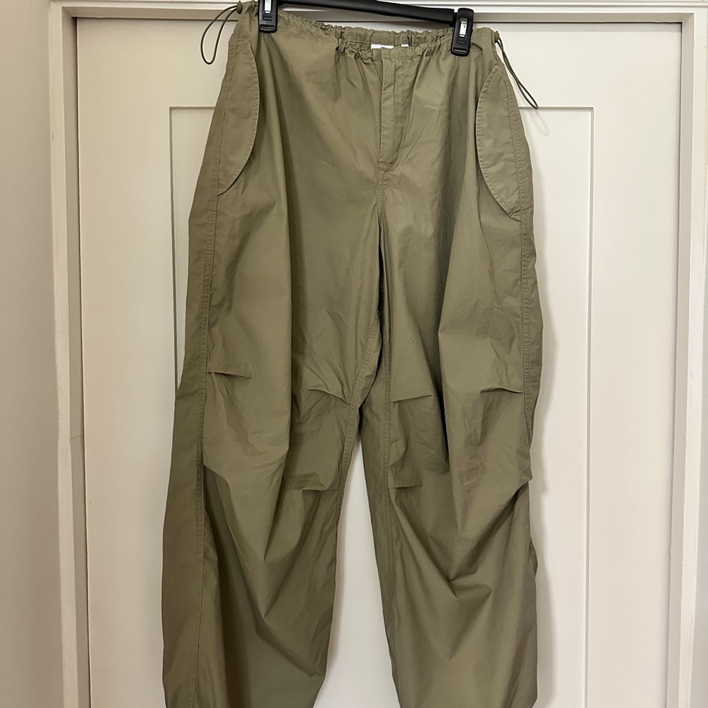 Aritzia TNA Cargo Parachute Pants